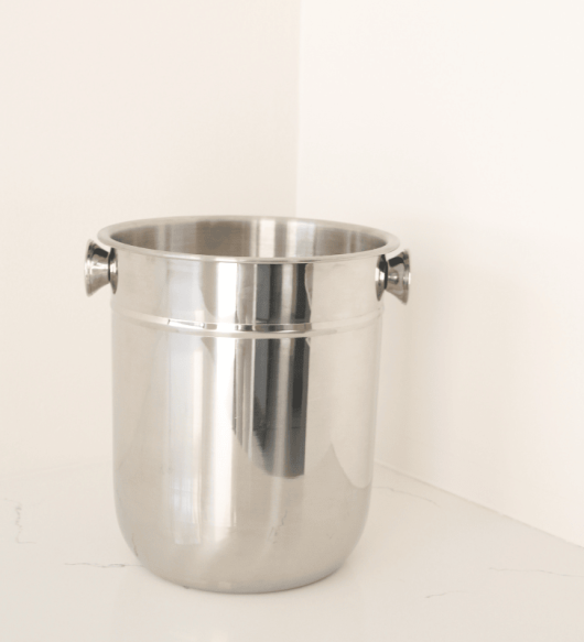 Rounded Edge Ice Bucket Close Up